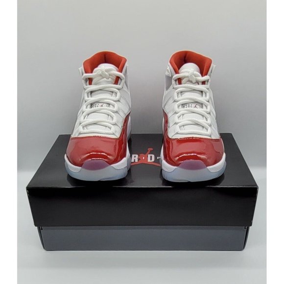 Athletic_Shoes